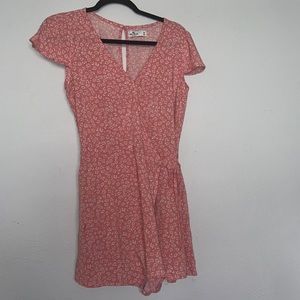 Hollister romper🥰